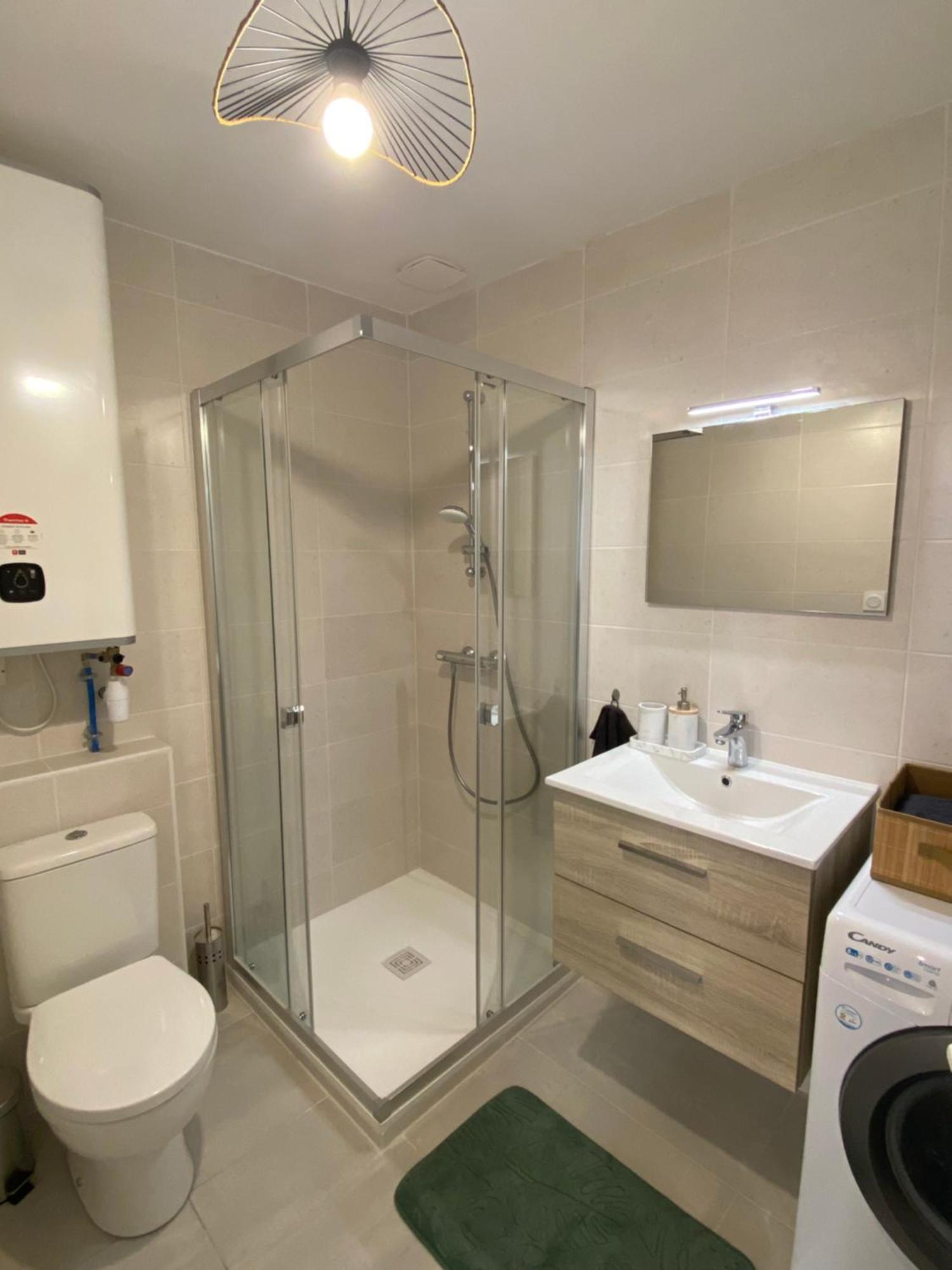 Appartement Proche Cnpe Et Pipa Saint-Denis-en-Bugey Eksteriør billede
